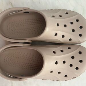 Brand new crocs M9 W11